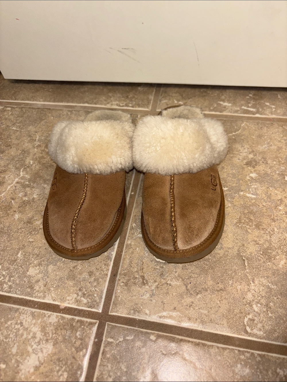 UGG Kids Chestnut Suede Shearling Cuff Slip-On Disquette platform Slippers 2 2Y